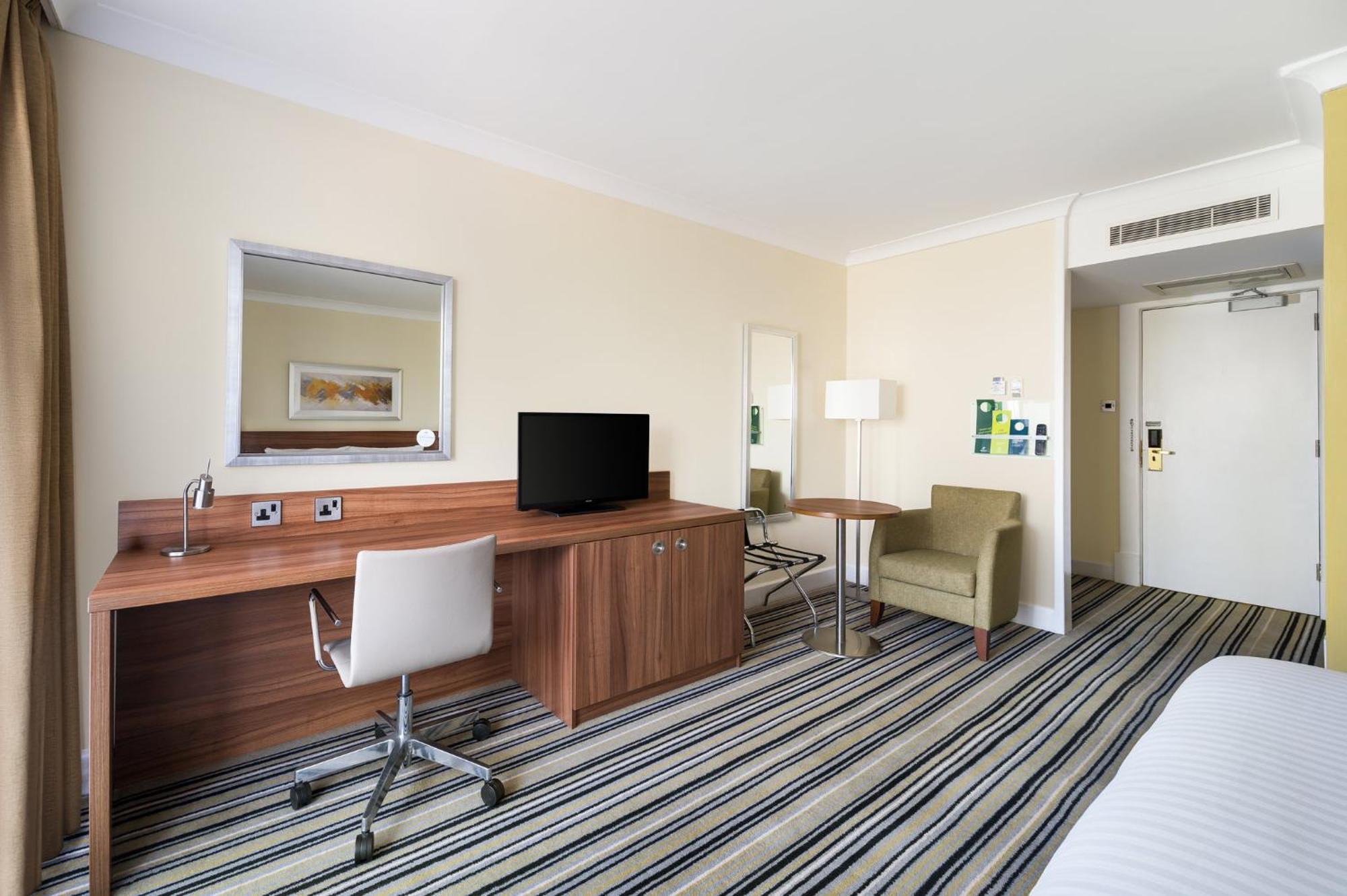 Standard Room with Two Single Beds