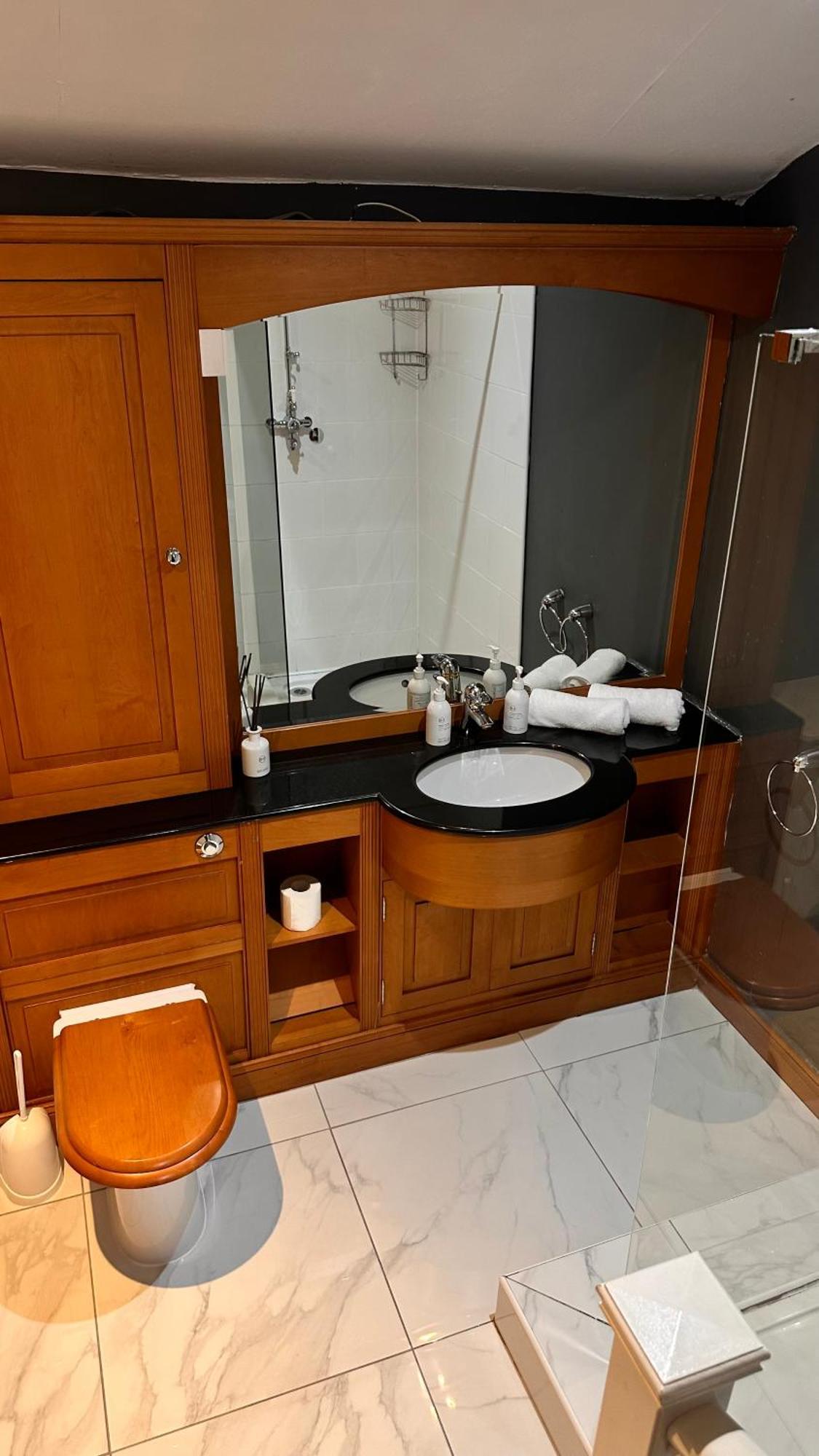 Deluxe Double Room with Bath