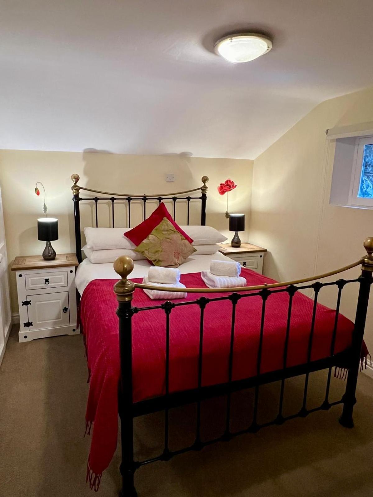 One-Bedroom Apartment,1622033126:JPEG