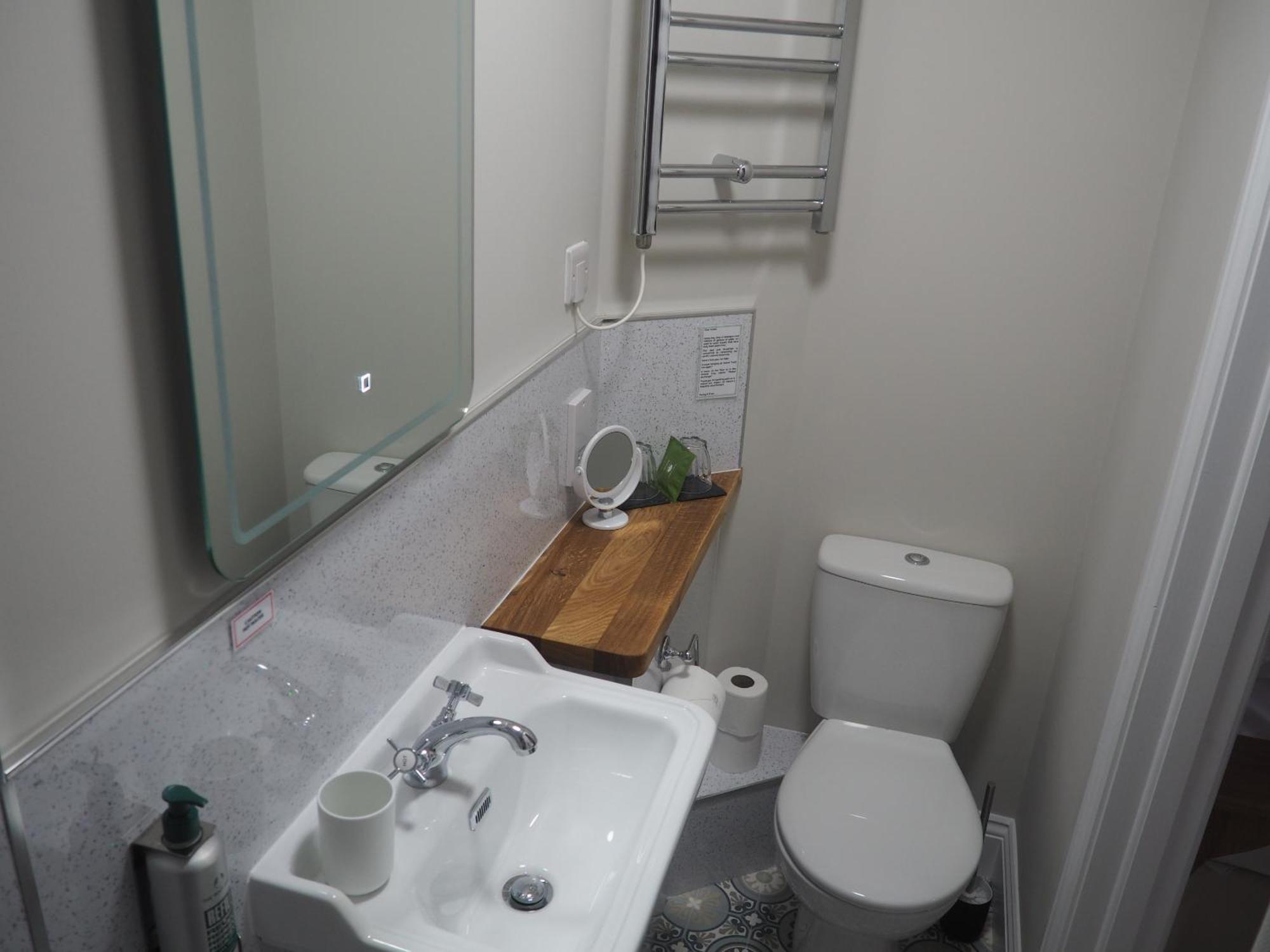 Twin Room with Private Bathroom