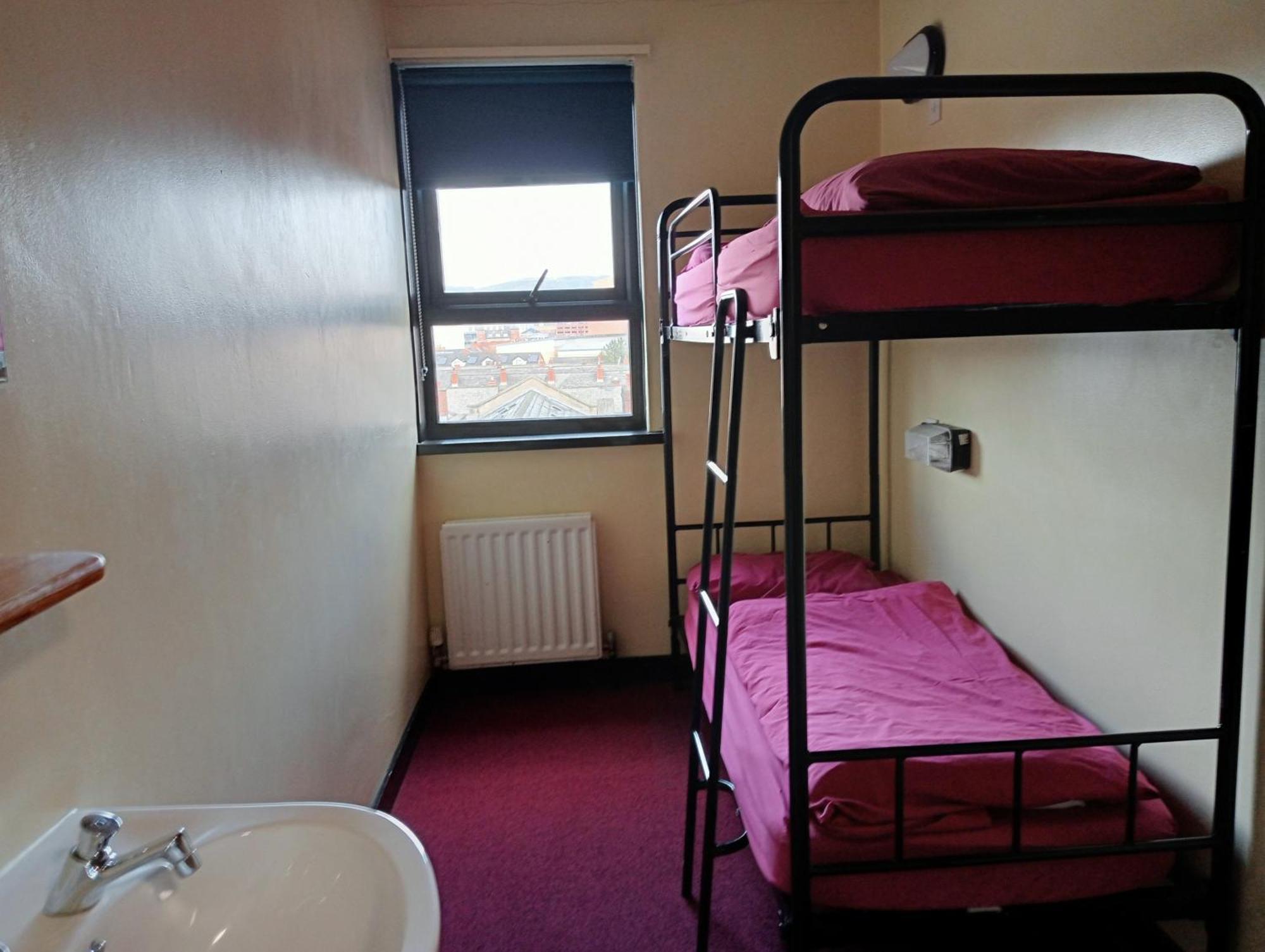 Standard Twin Room with Shared Bathroom