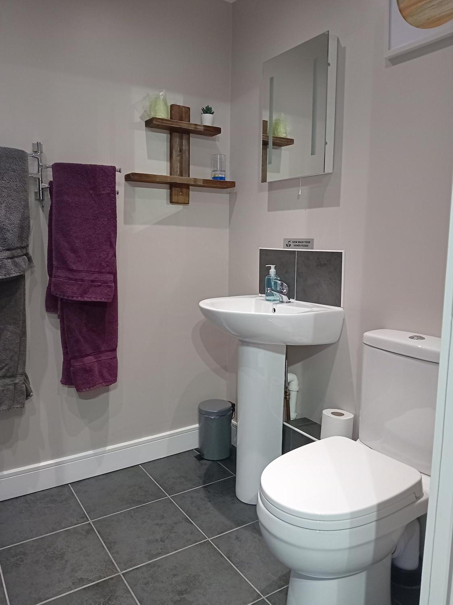 Double Room Private Bathroom,1636023260:JPEG