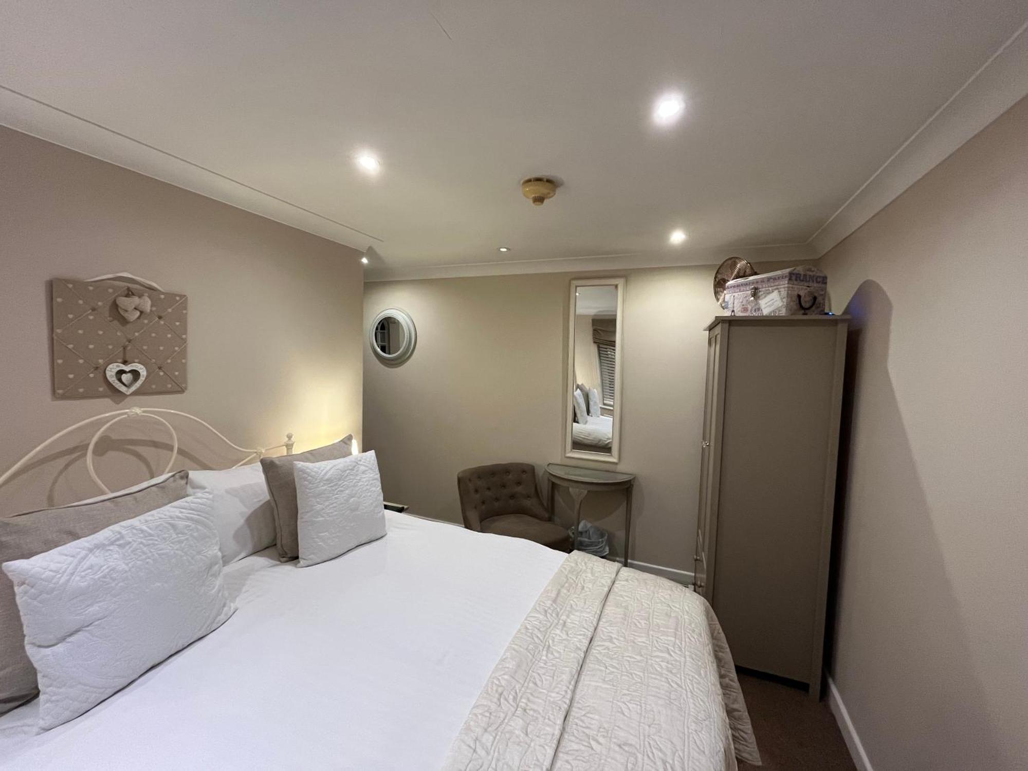 Budget Double Room,1636745745:JPEG