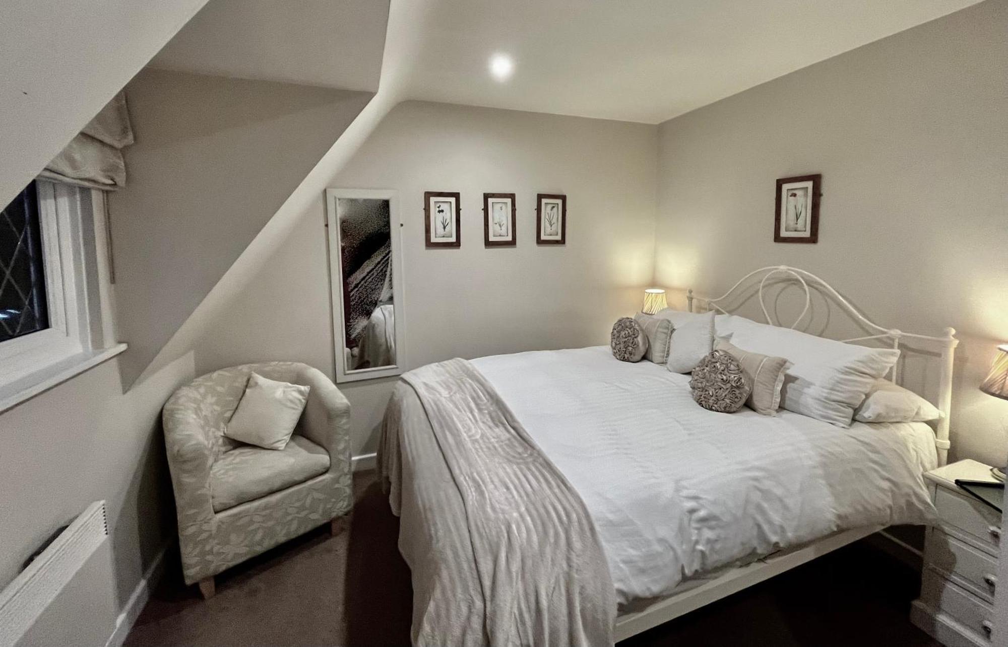 Budget Double Room,1636745737:JPEG