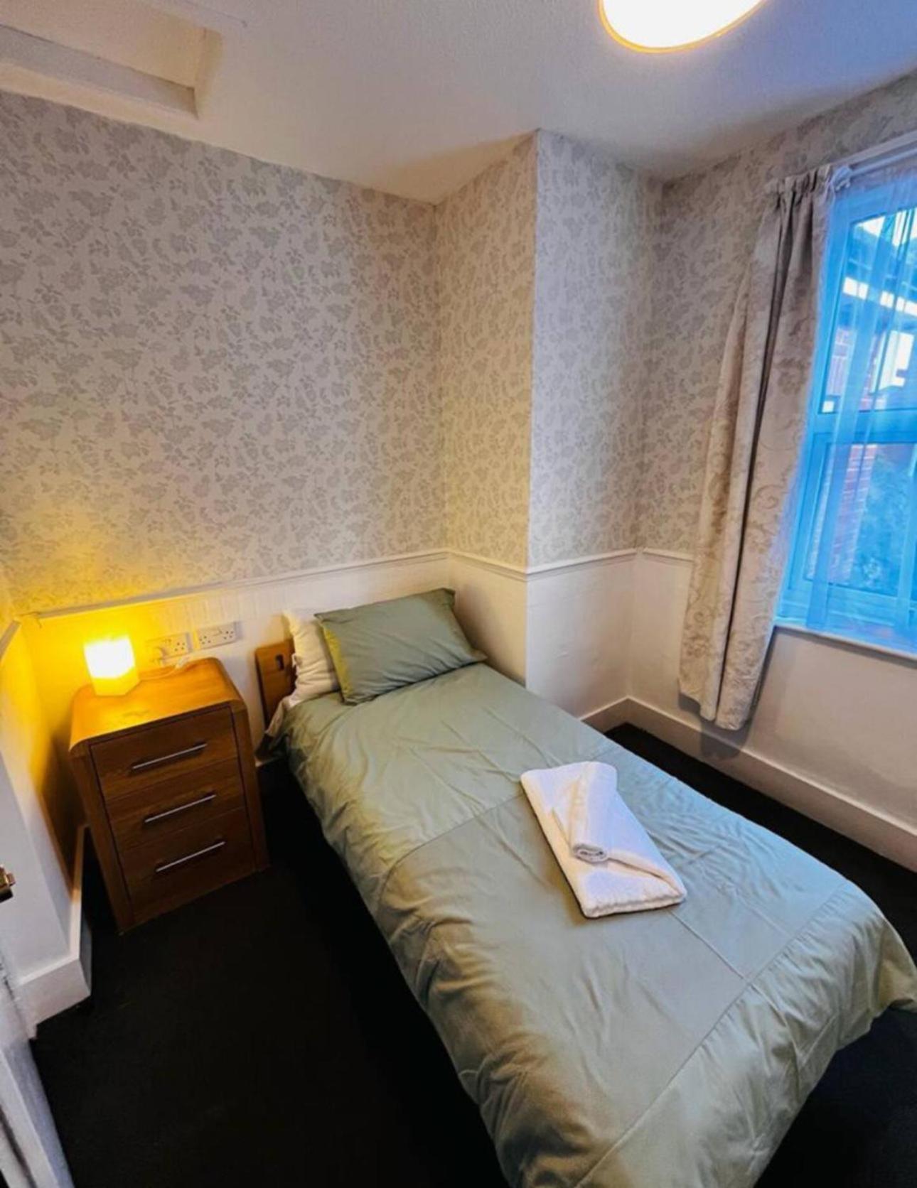 Standard Single Room with Shower