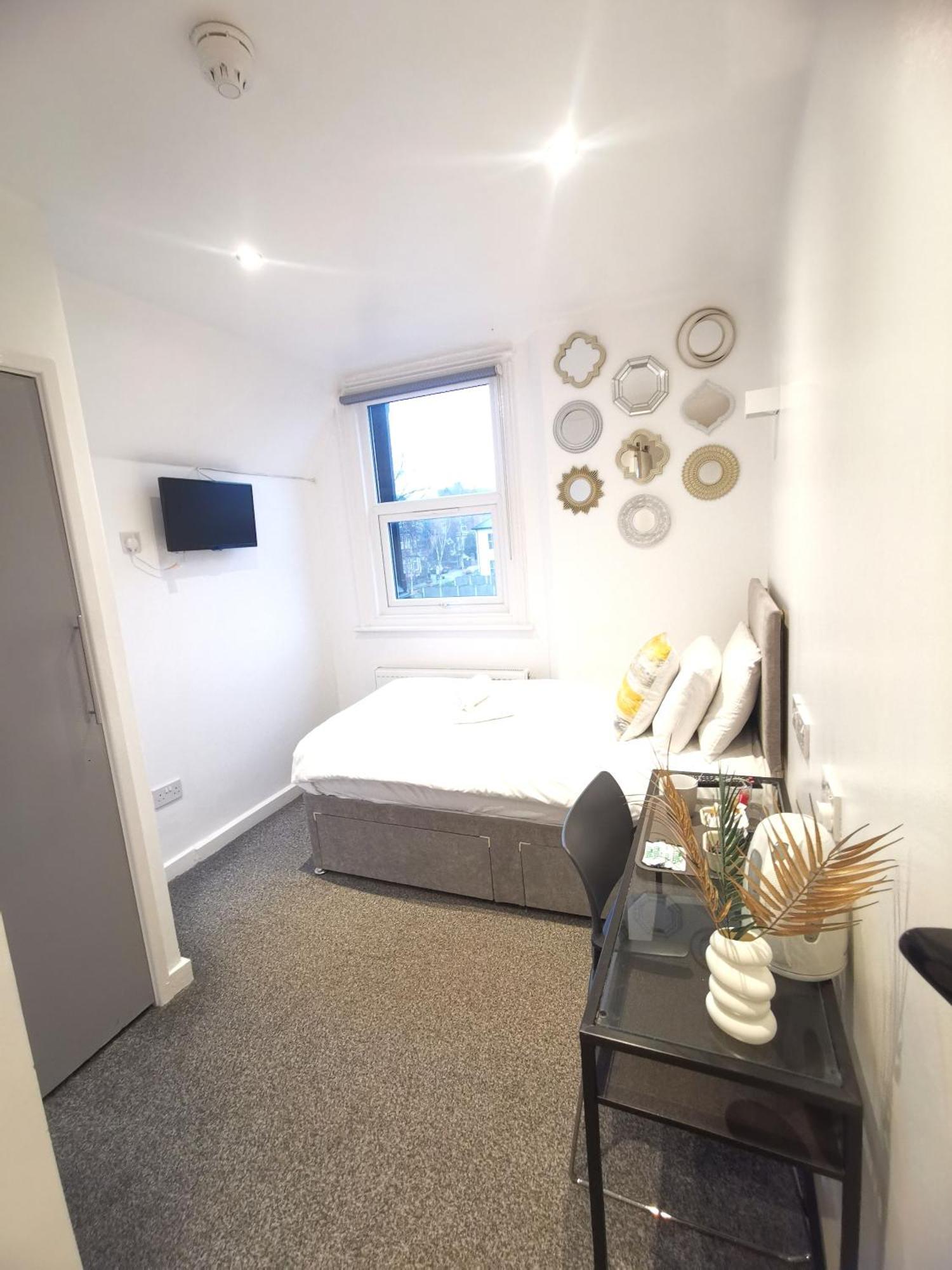 Deluxe Single Room