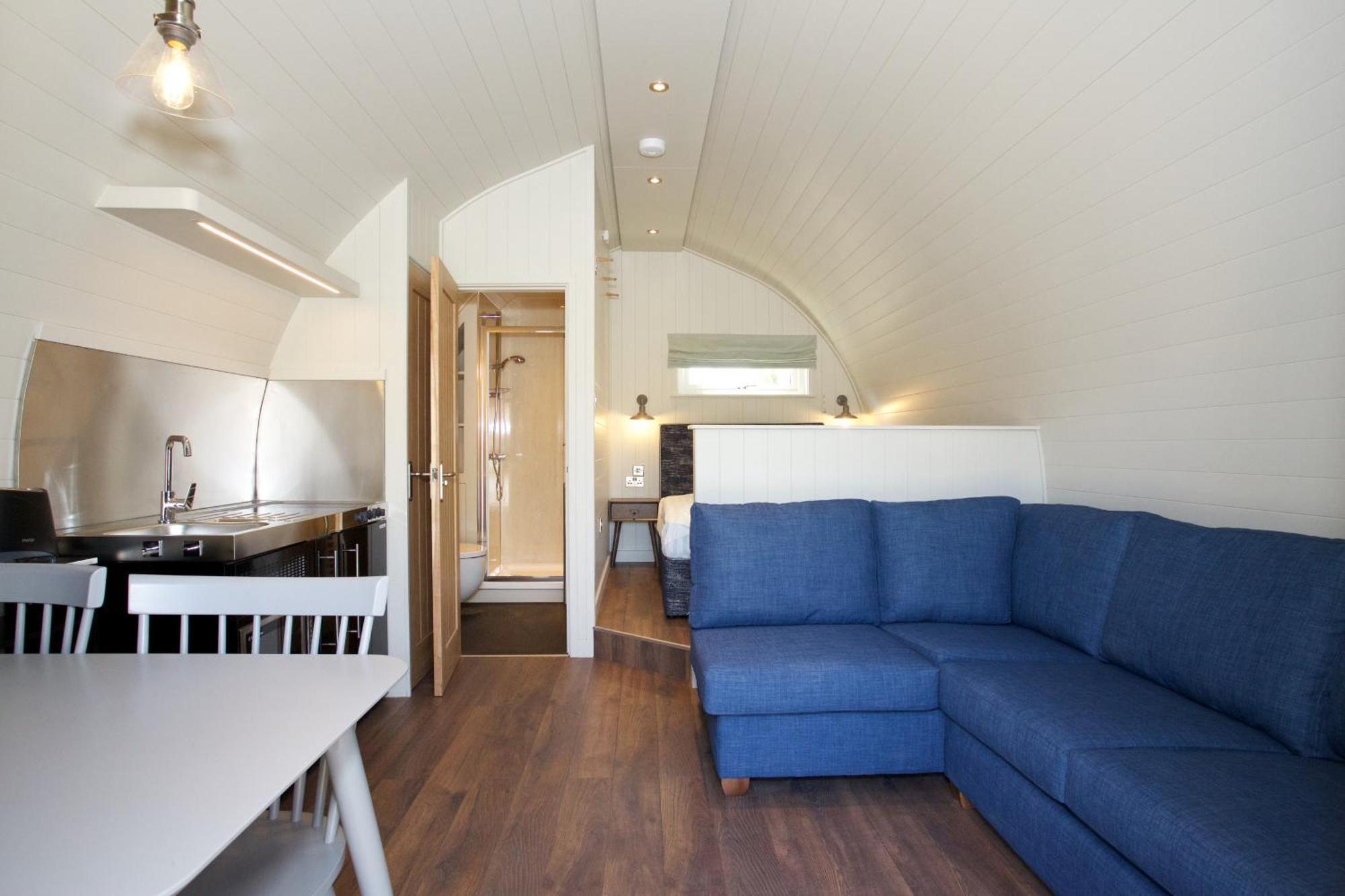 Superior Ensuite Pod Wood Fired Hot Tub Pet Friendly,1647011091:JPEG