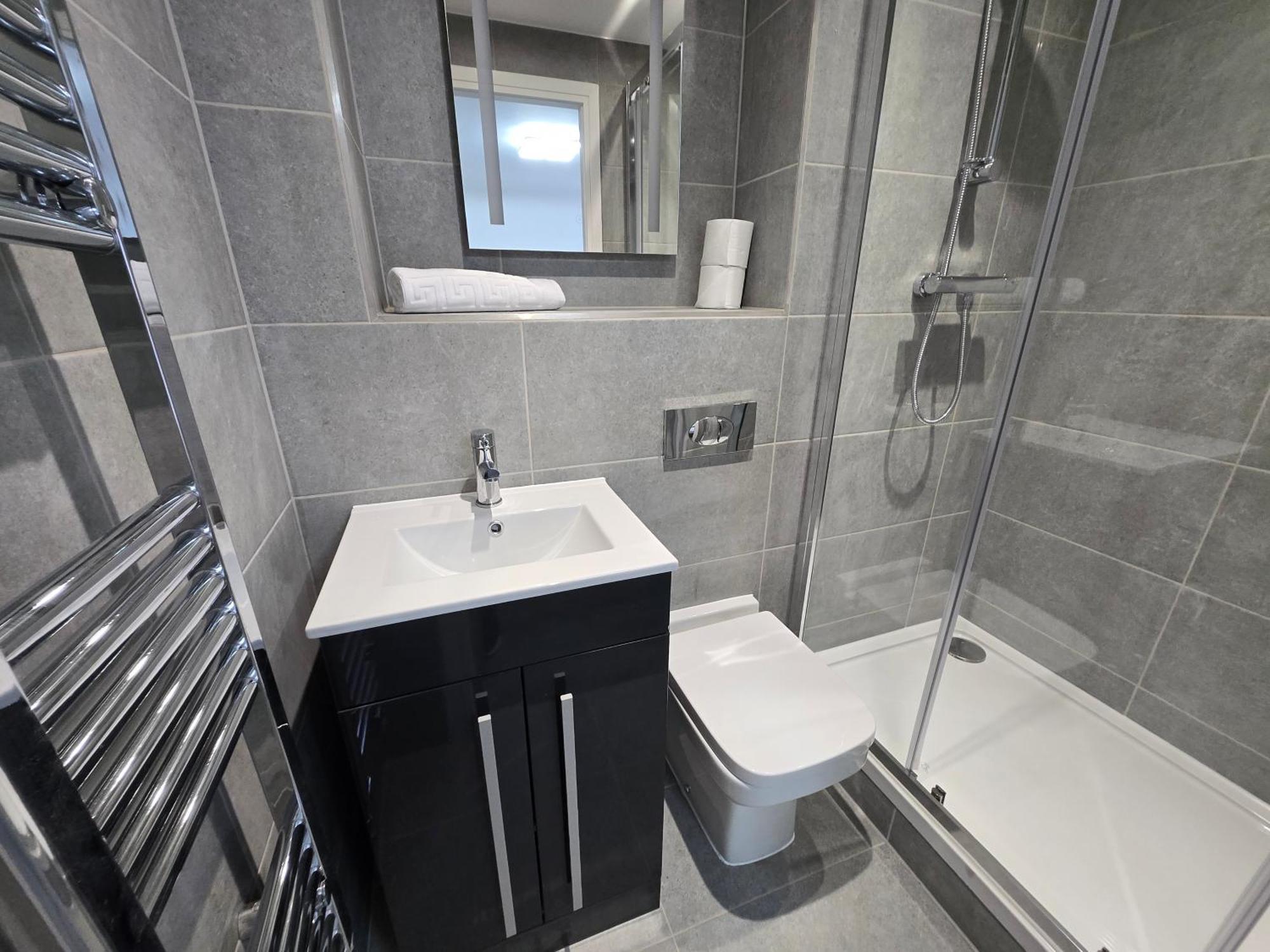 Three-Bedroom Deluxe Apartment