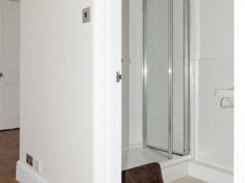 Twin Room with Shower