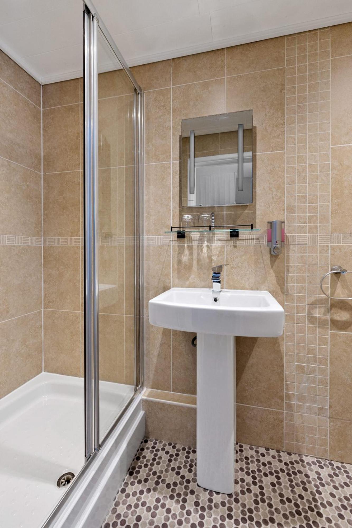 Twin Room with Private Bathroom