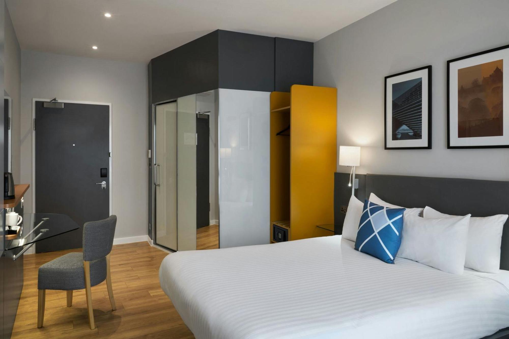 Family Room with One Double Bed and Two Bunk Beds