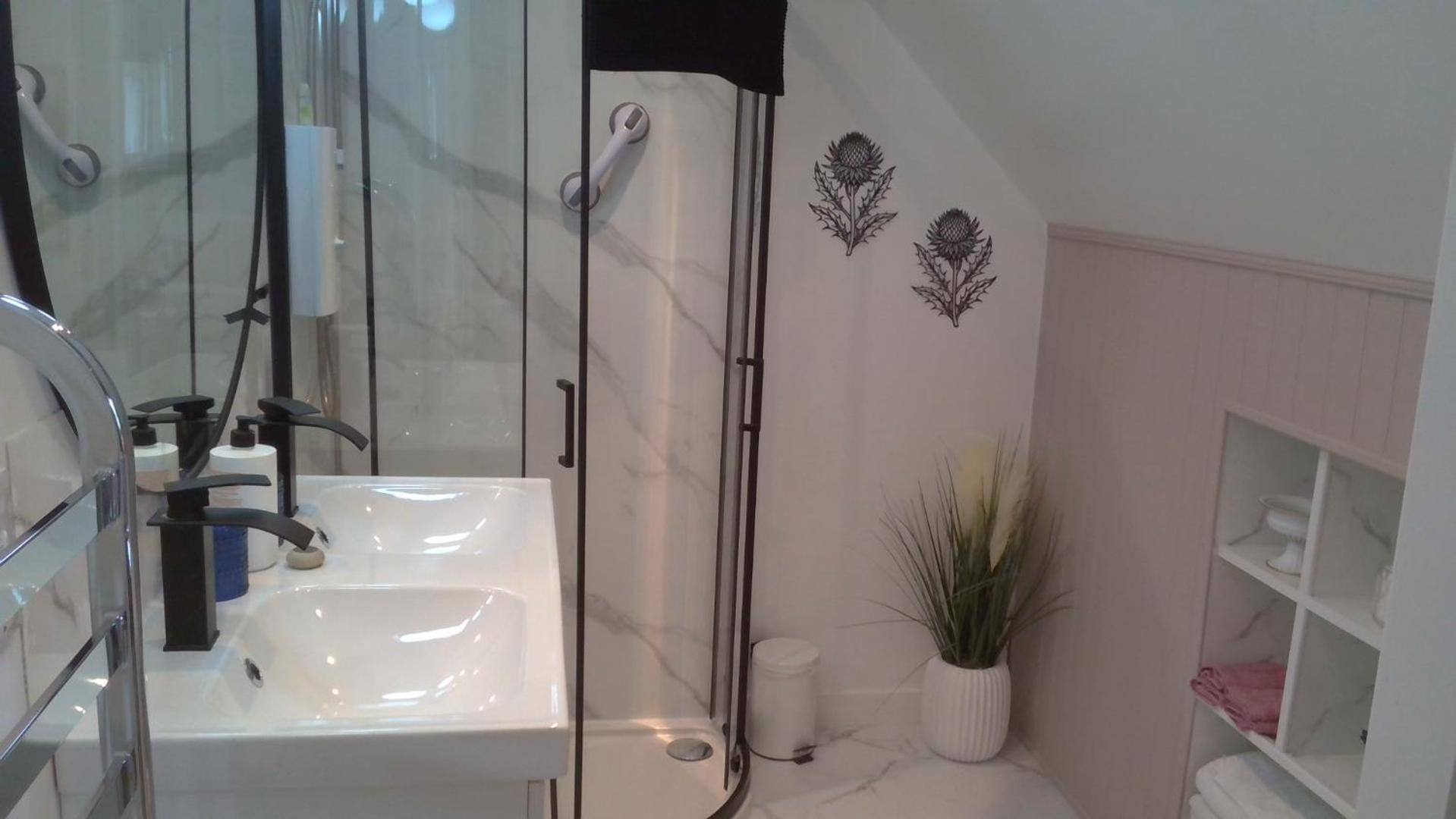 Deluxe Double Room with Side Sea View