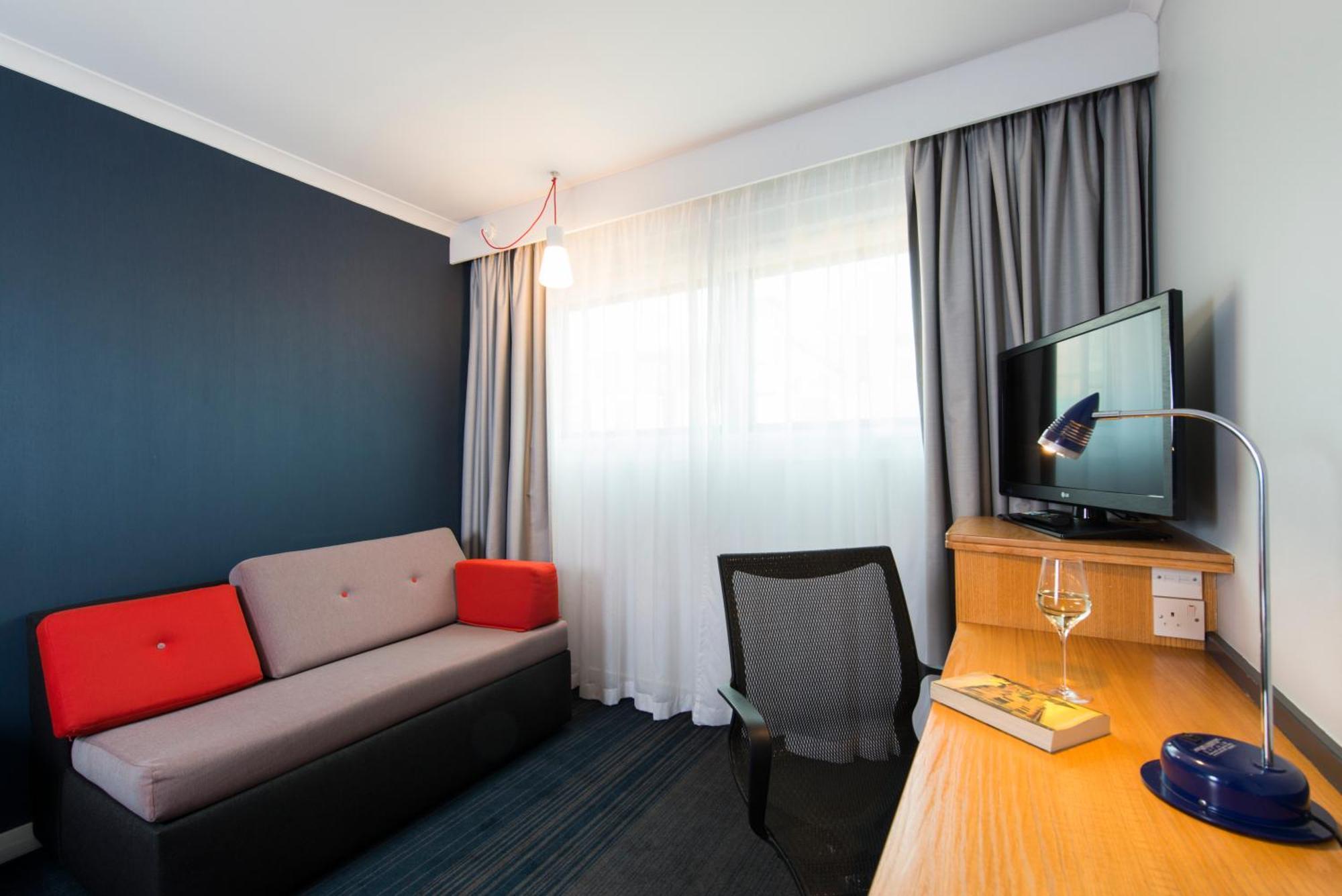 Standard Double Room with Sofa Bed and Free Hot Breakfast