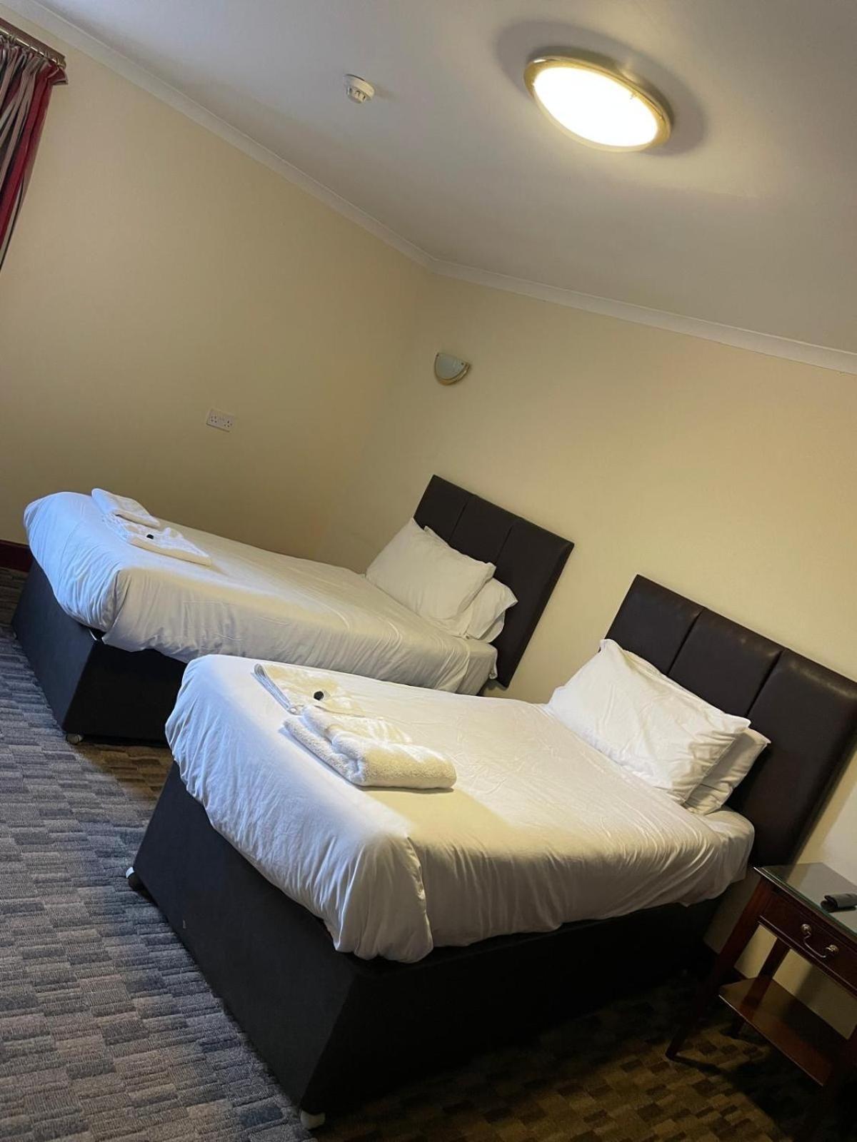 Twin Room with Bath