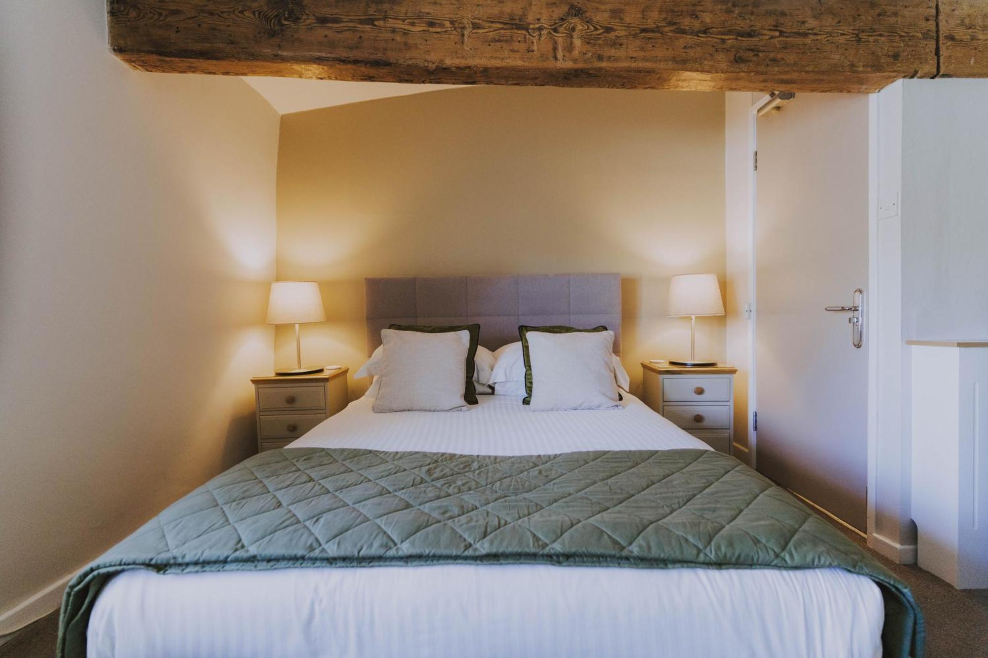 Premium Double Room,1645671499:JPEG