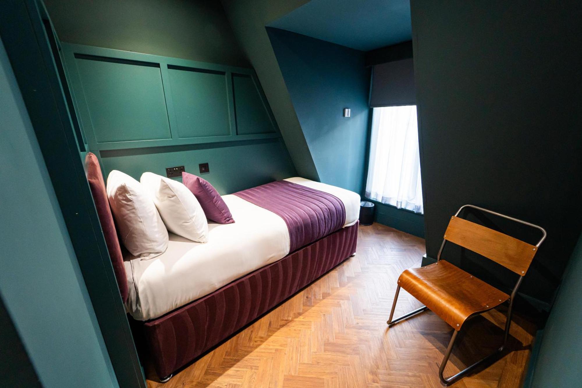 Deluxe Single Room