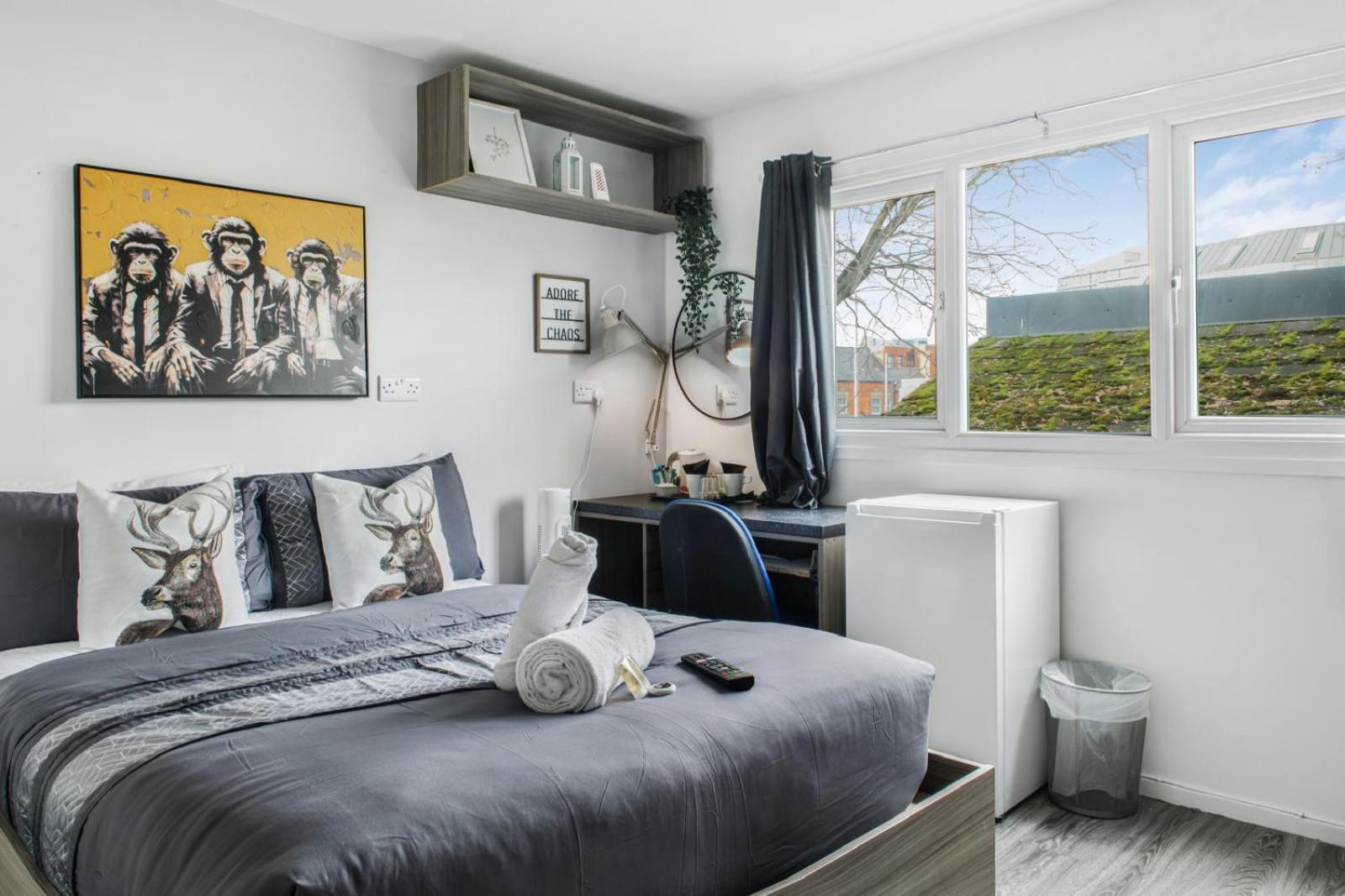 Deluxe Double Room with Shower