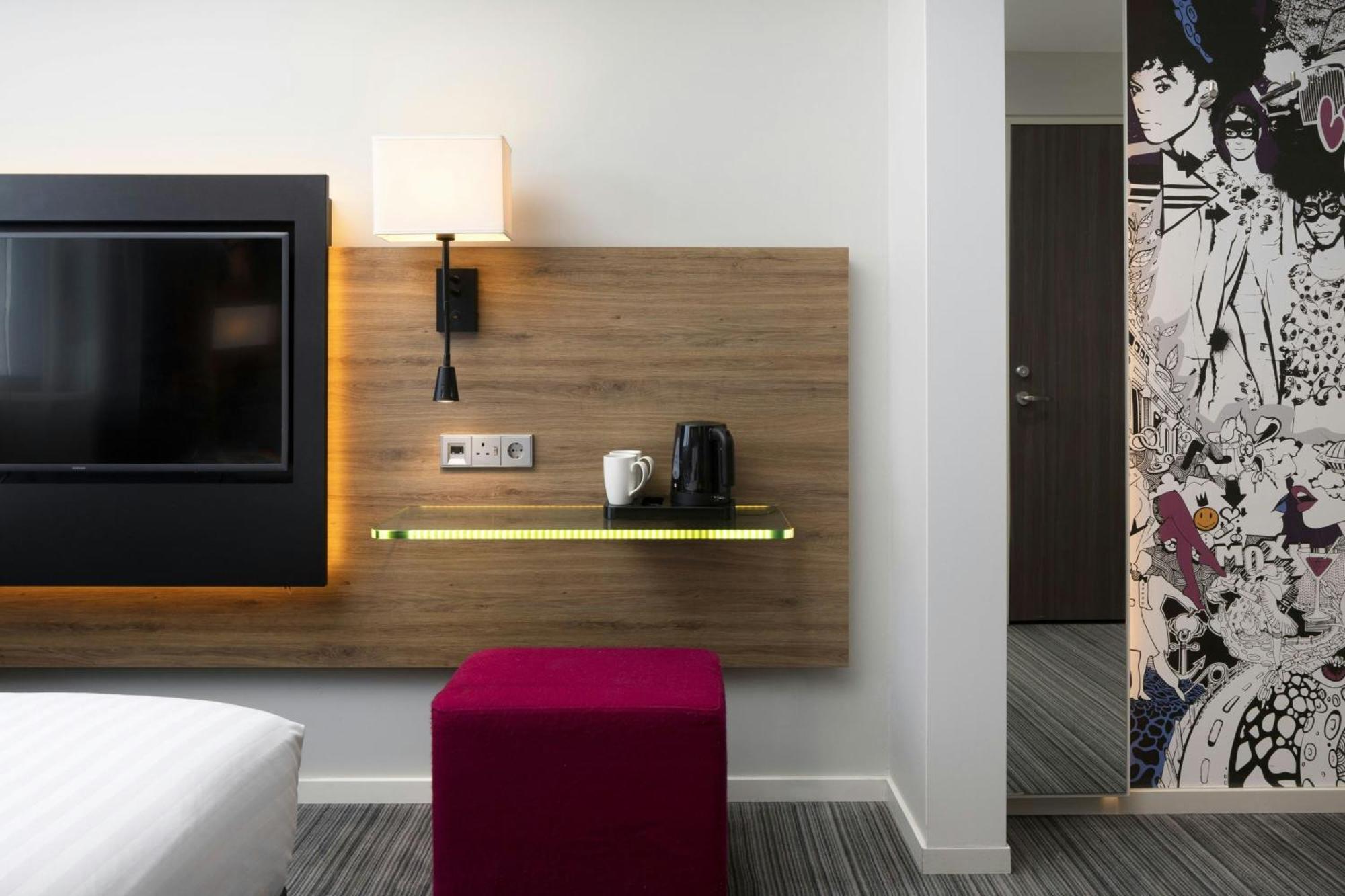 Moxy Twin Room,1743115374:JPEG