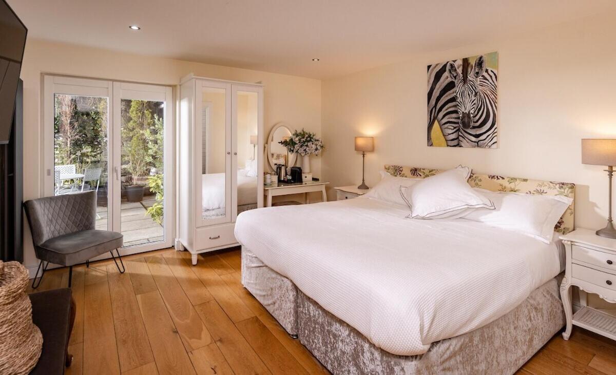 Twin Room with Shower