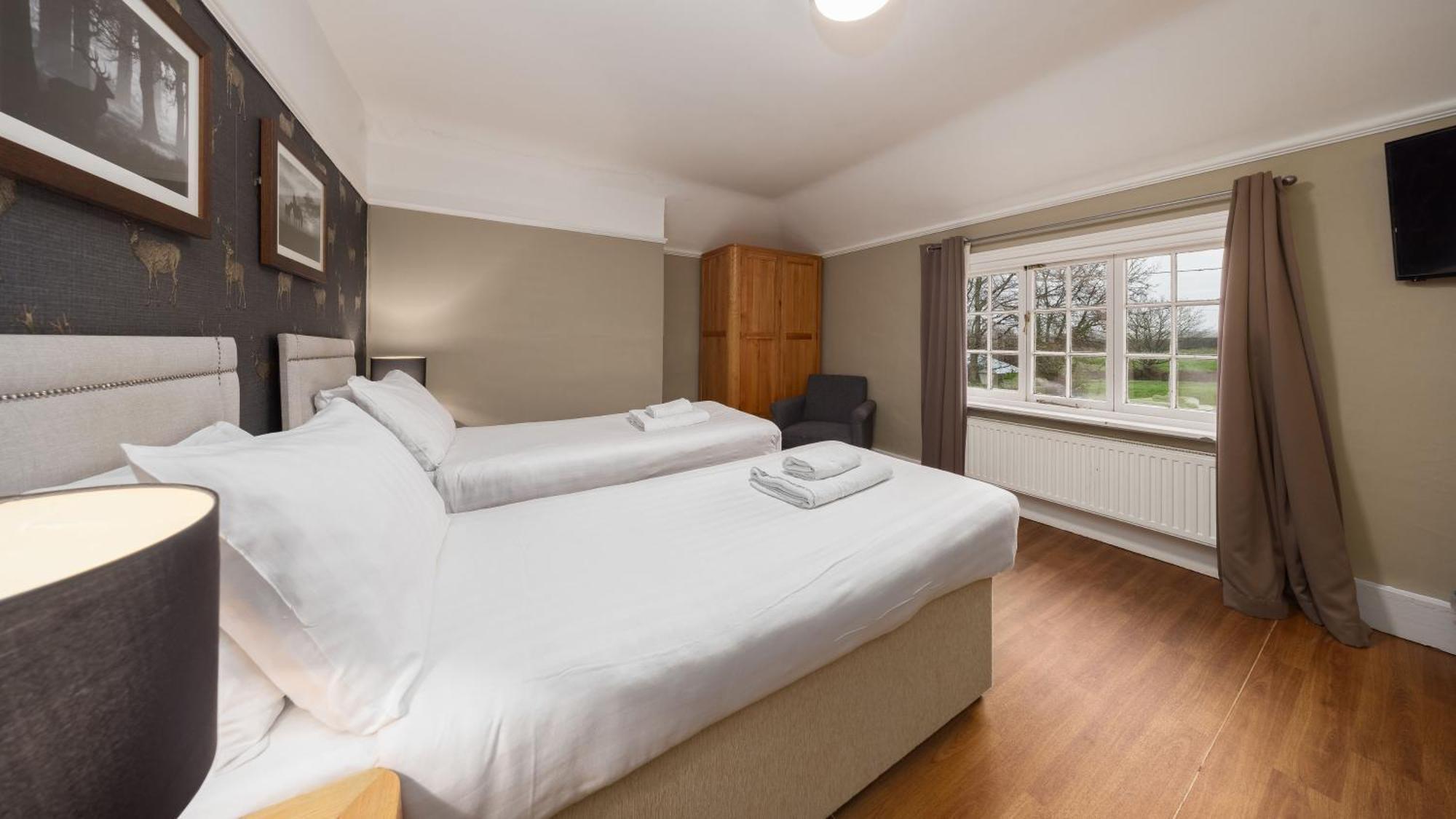 Standard Twin Room