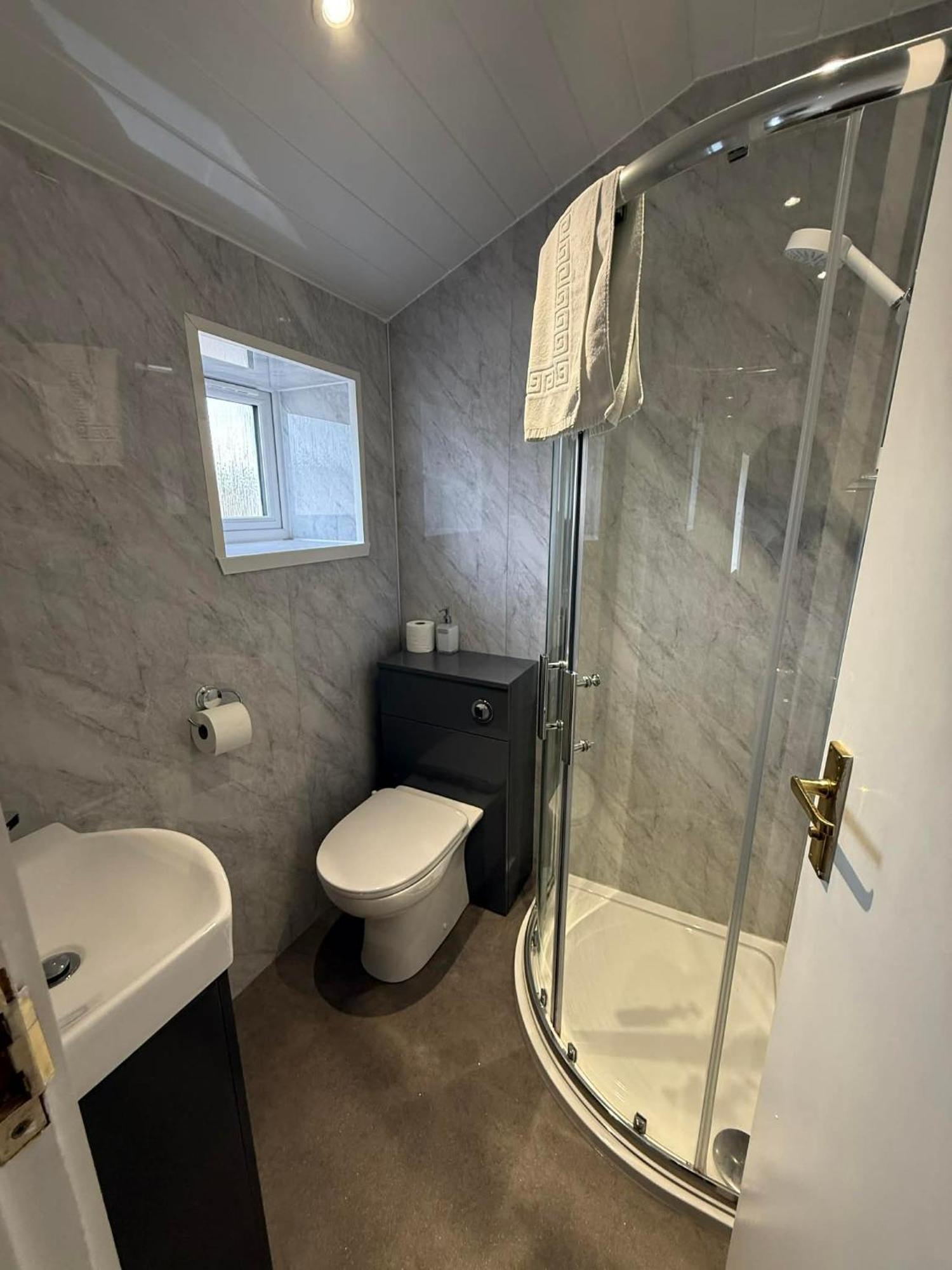 Budget Twin Room,1756679049:JPEG