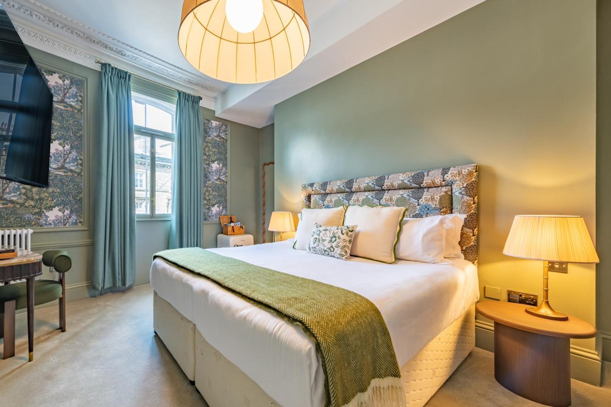 Superior King Room,1765857683:JPEG