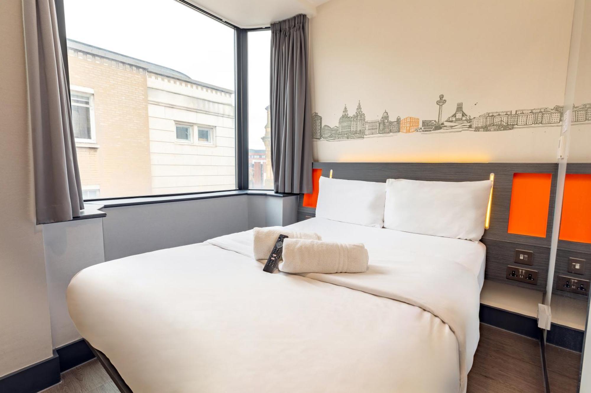 Double Room Window,1765948509:JPEG