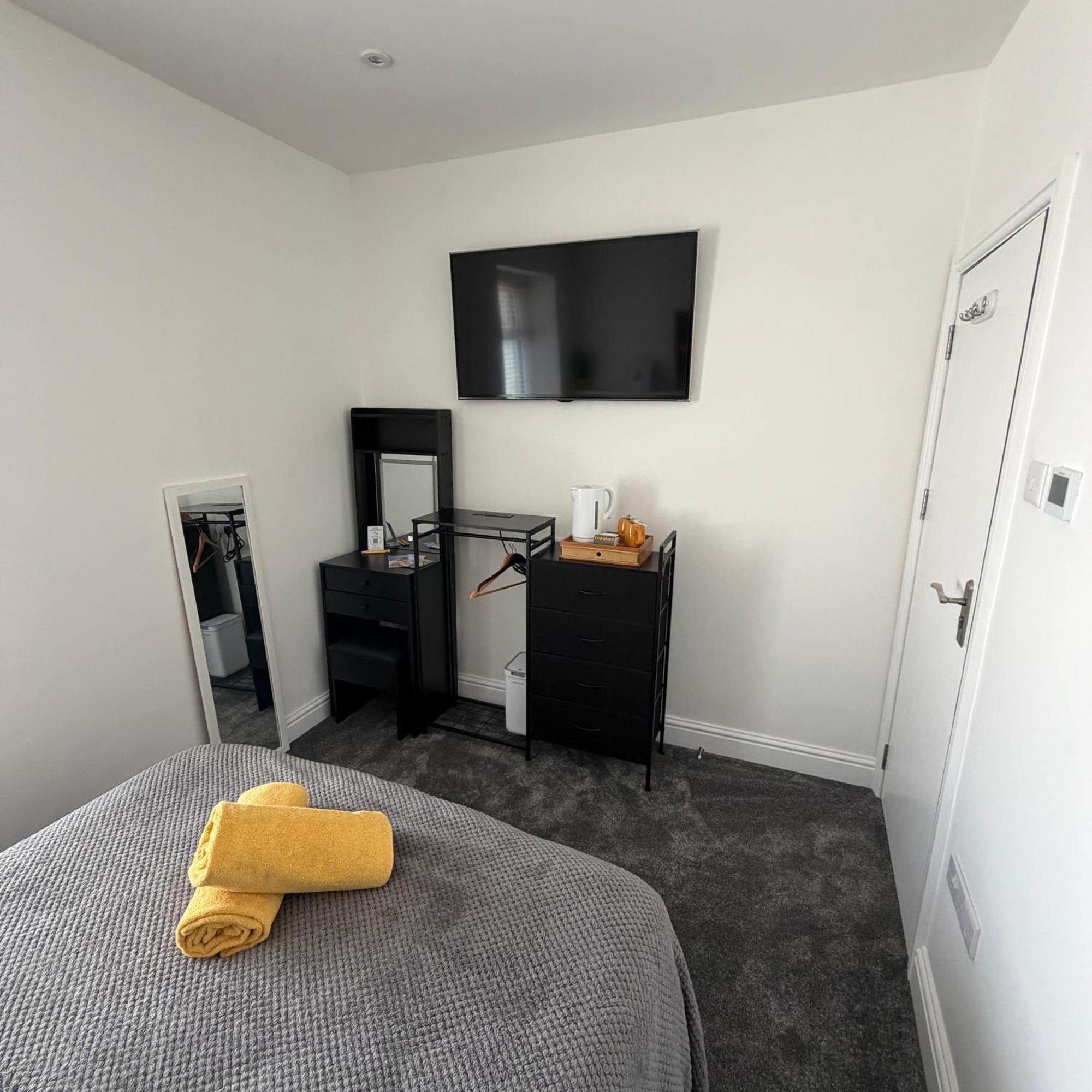 Double Room with Private Bathroom