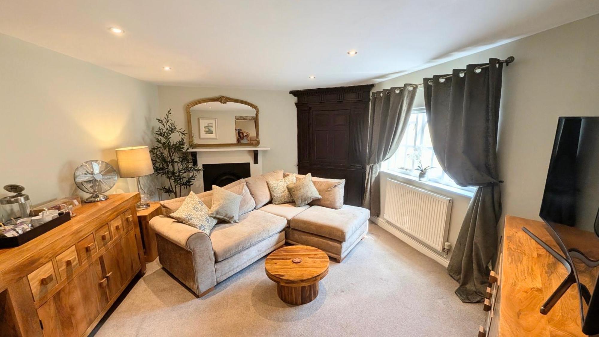 Deluxe King Suite