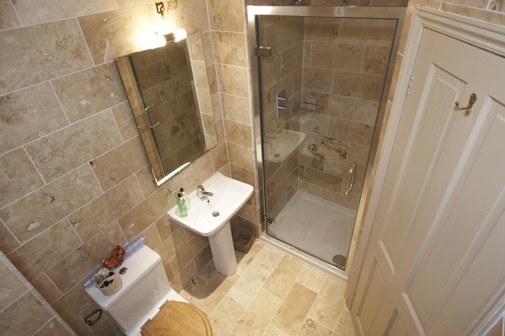 Deluxe Double Room with Shower