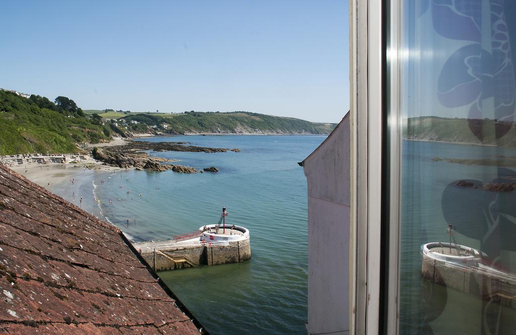 West Looe Room Standard triple, roadside parking