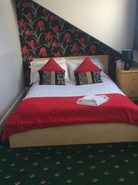 Standard Single Room with Shared Bathroom and Sea View