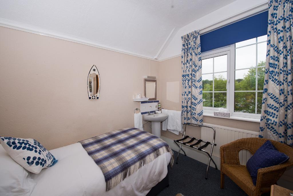 Single Room with Private Bathroom