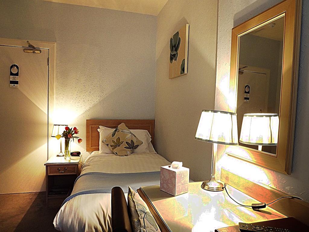 Classic Single Room