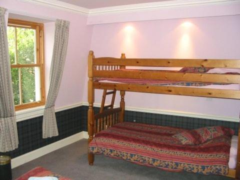 Family Room (2 Adults + 2 Children)