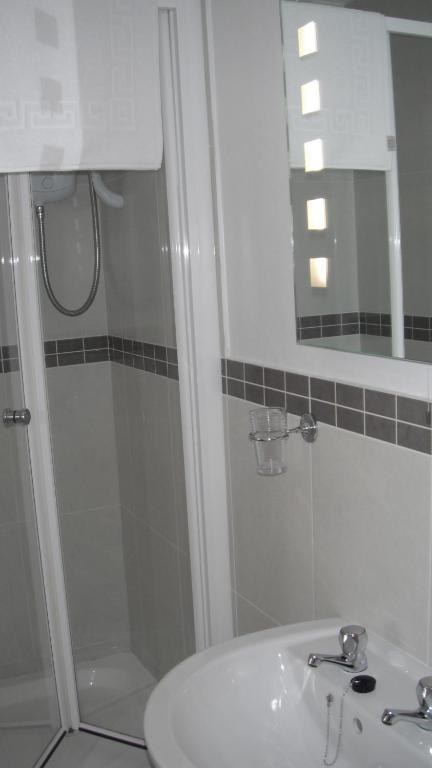 Room 8 - Superior King Room