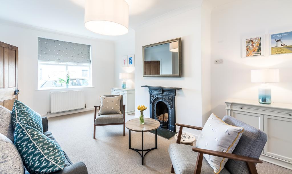 Two-Bedroom House,394340034:JPEG
