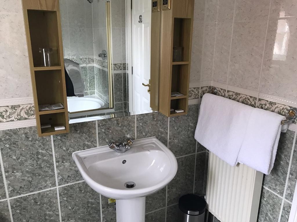 Twin Room,395792652:JPEG