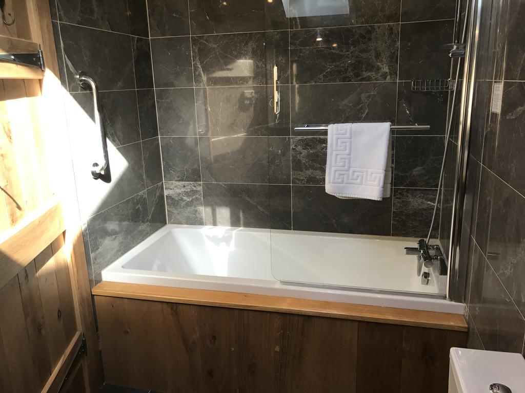 Deluxe Double Room with Shower