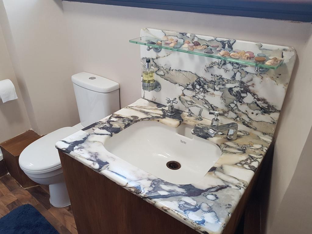 Quarto Duplo com Banheiro Privativo Externo