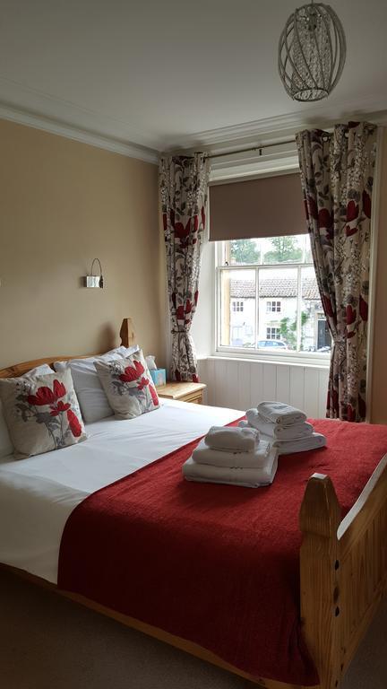 Double Room with Bath/Shower (Pet Friendly)