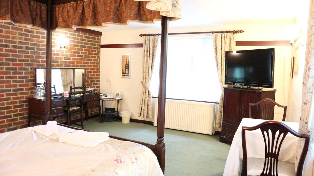 Room with Four-Poster Bed