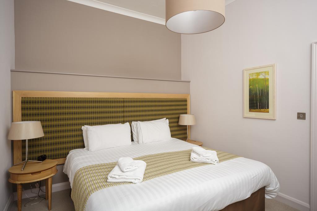 1 Bed & Study Bedroom Apartment with Sea-View