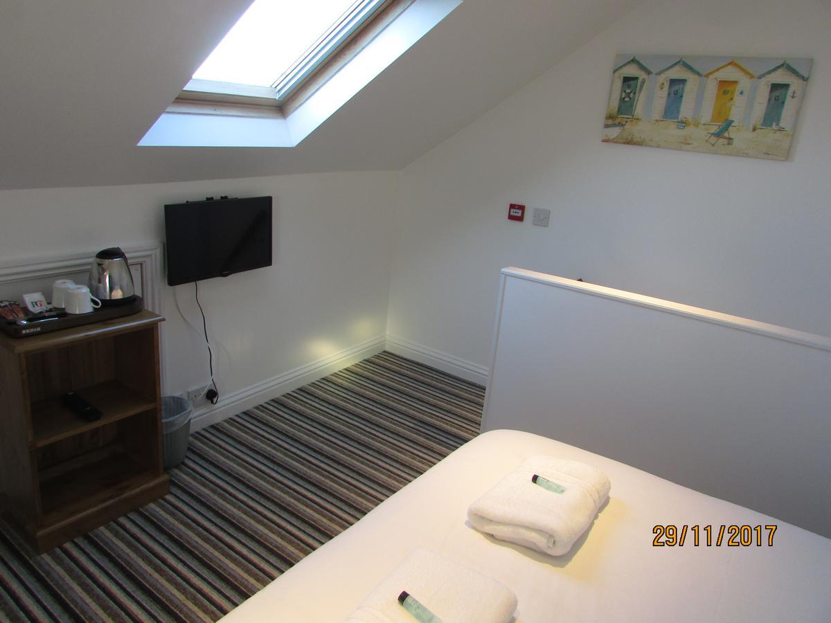 Double Room en Suite - Attic Room via Very Steep Staircase