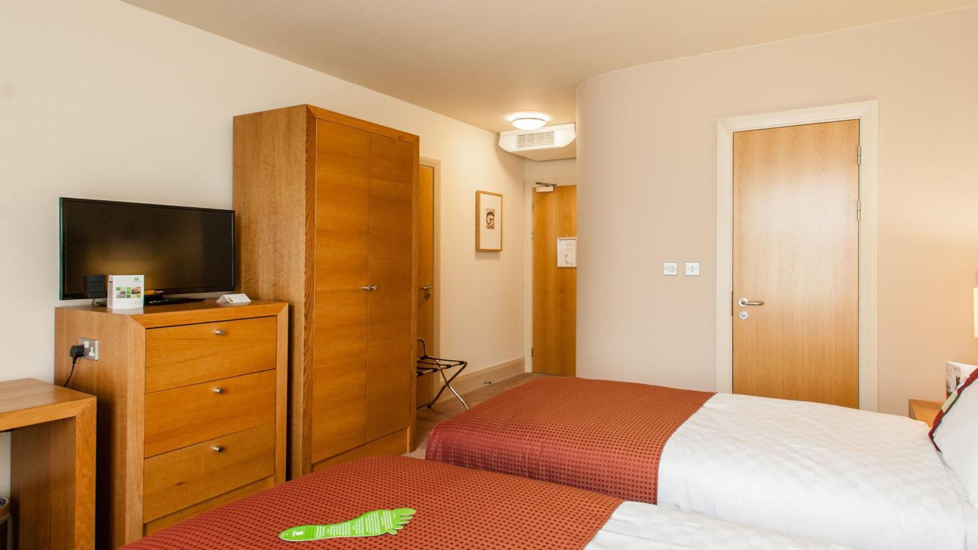Standard Twin Room with Garden View