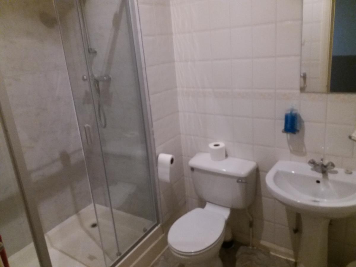 Twin Room with Bathroom