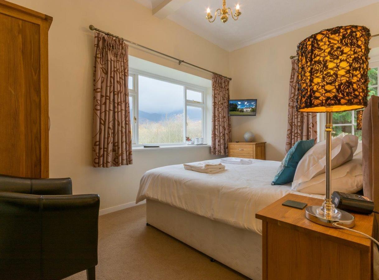 Double or Twin Room with Mountain View