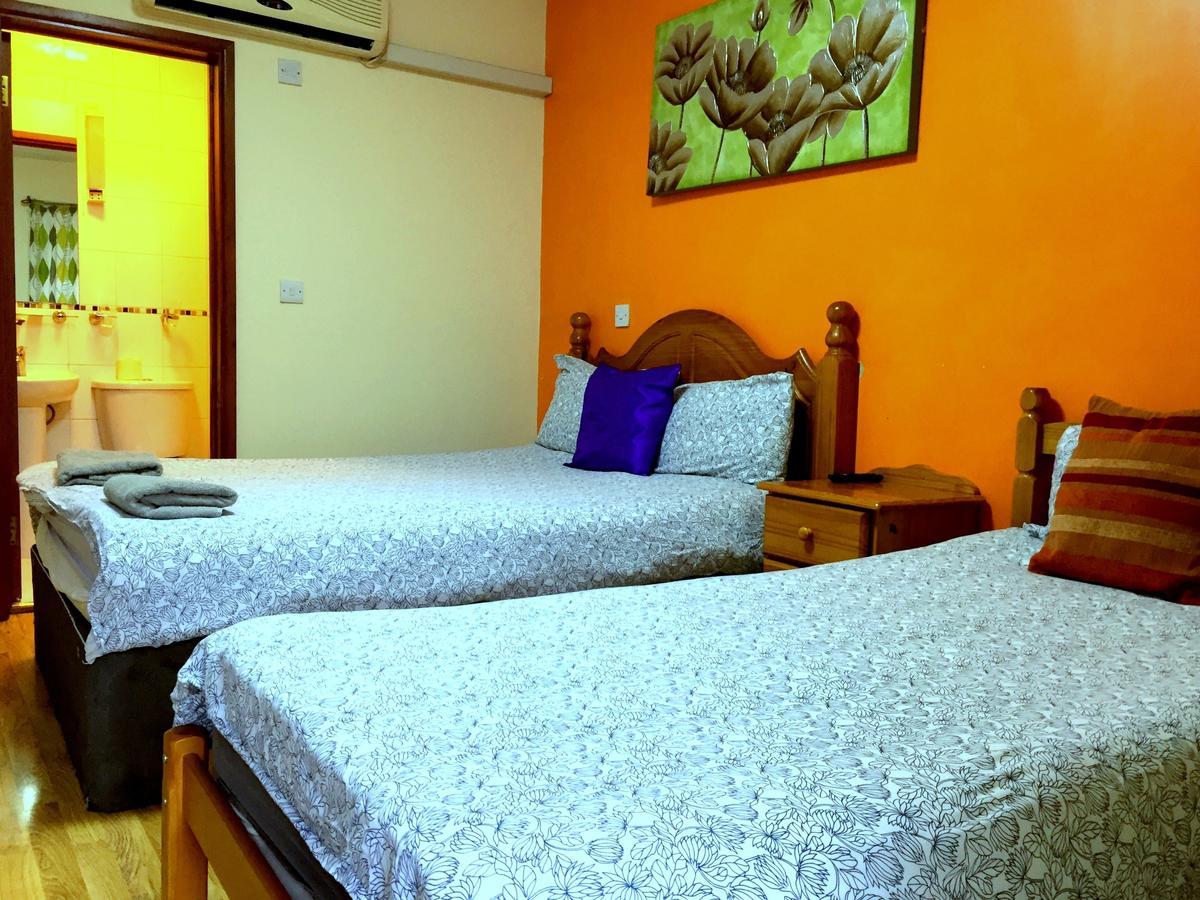 Twin Room,640847748:JPEG
