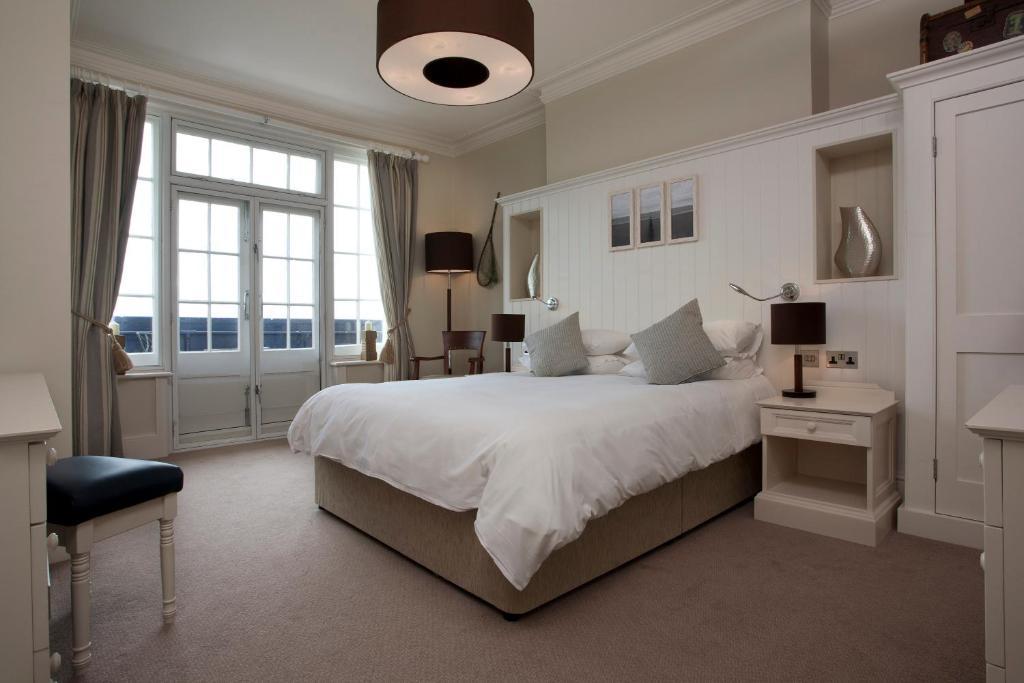 Superior Double Room with Balcony & Sea View