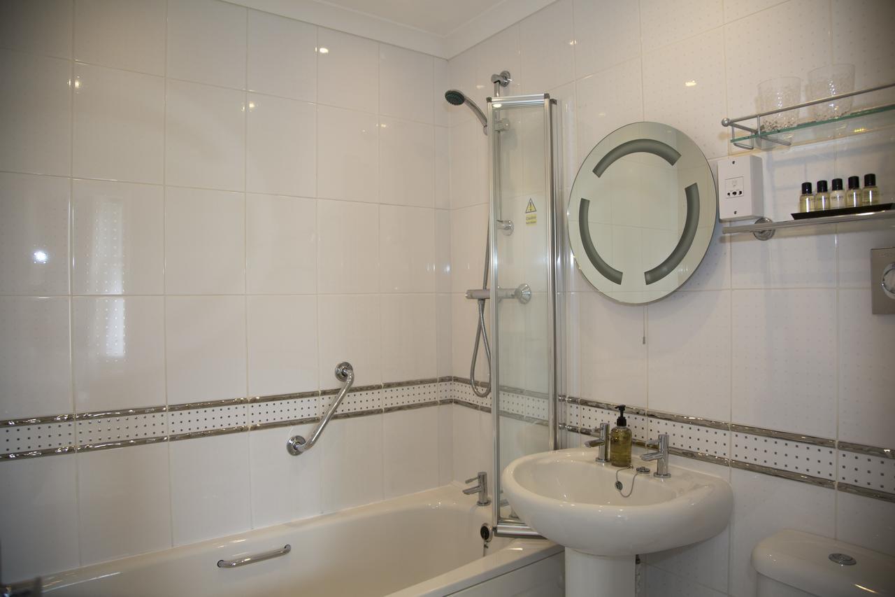 Deluxe Double Room 9